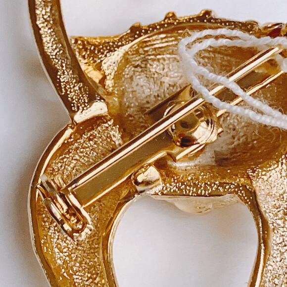 Unusual VTG Mid Century Cat Brooch Gold Tone Green Eyes Figural Whimsical Pin - Picture 9 of 11